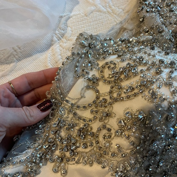 Allure Bridals wedding dress fit and flare satin mermaid style Ivory 4 - Picture 9 of 17